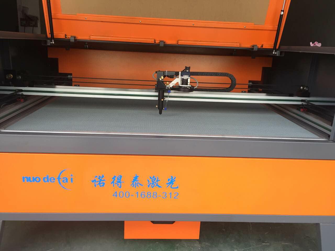 二氧碳非金屬激光切割機(jī)在木板切割行業(yè)中應(yīng)用！