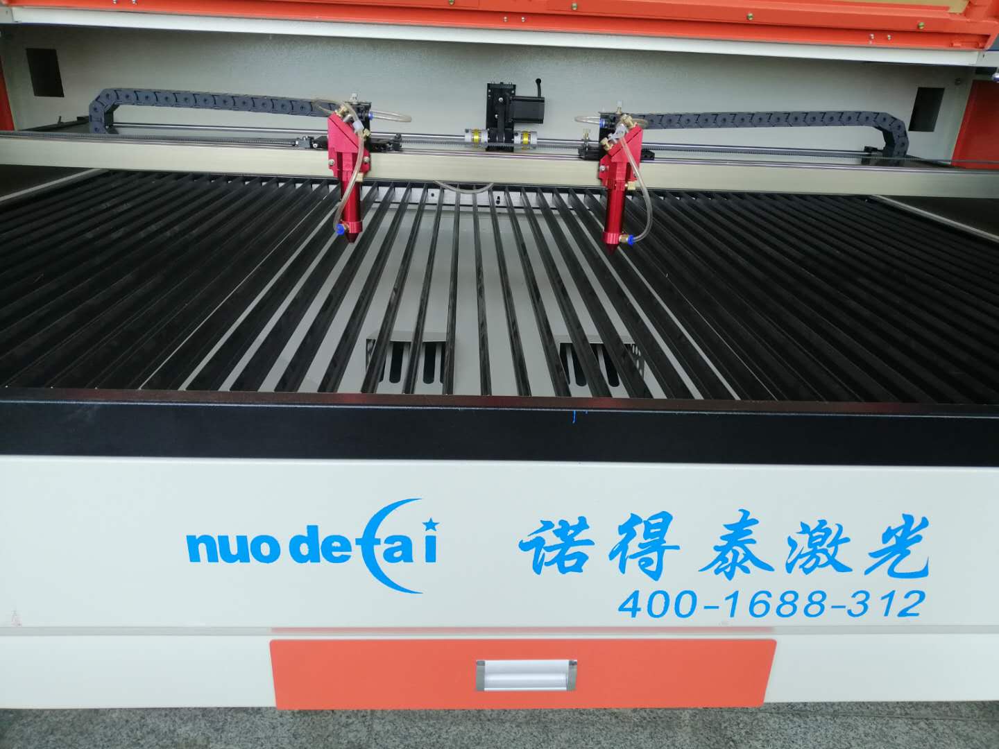 三大因素導(dǎo)致激光切割機(jī)價格急鋸下降！