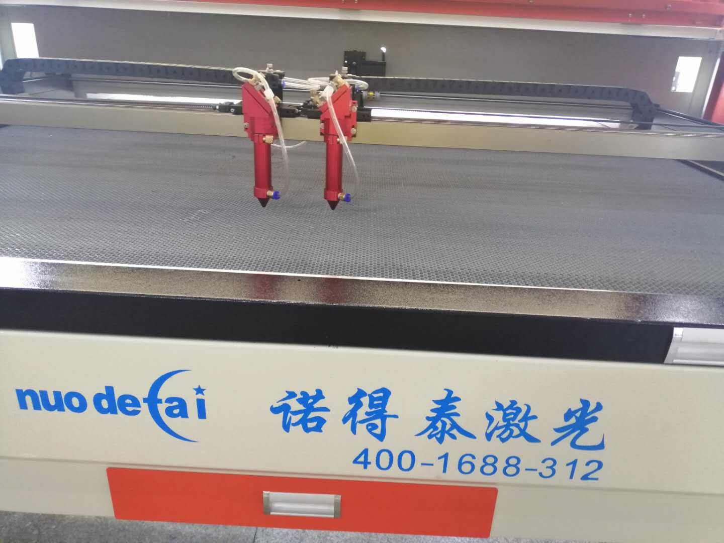 總結(jié)無(wú)塵布激光切割機(jī)發(fā)黃的原有哪些？