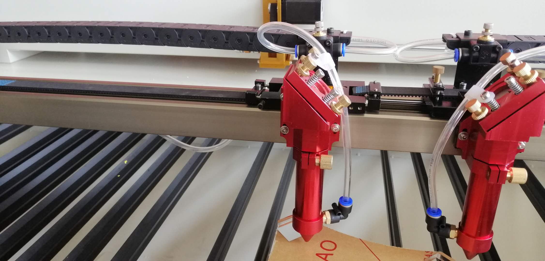 家具行業(yè)使用激光切割機(jī)的作用體現(xiàn)在哪些方面？